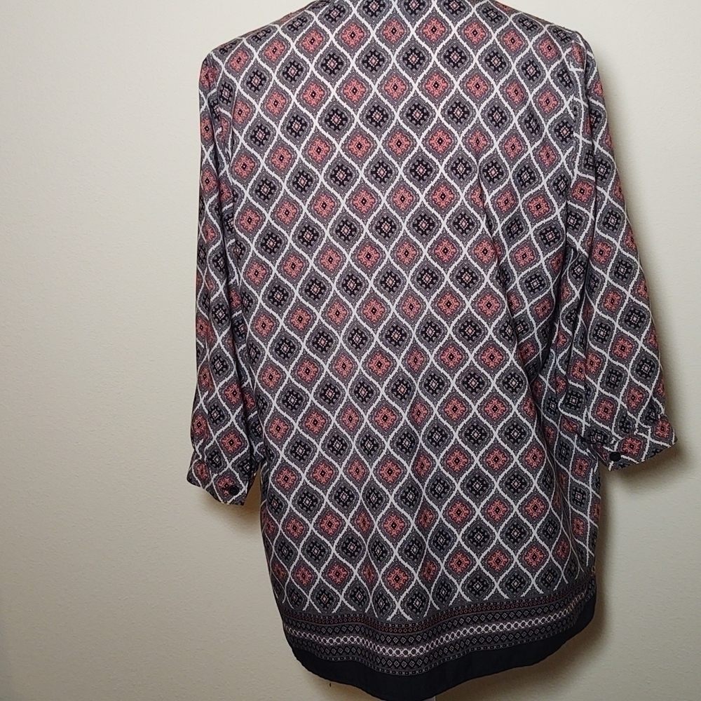 Ann Taylor Woman's Blouse - Picture 5 of 6